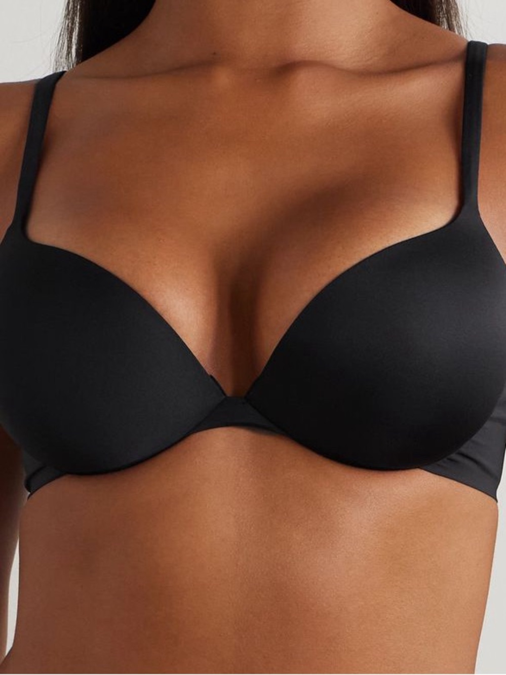 SKIMS
Ultimate Teardrop Push-Up Bra - Onyx - Picture 2 of 7